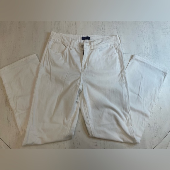 YNDJ Denim - YNDJ Straight cut Women’s Jeans size 4